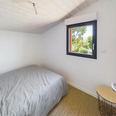 Maison Neuve En Bois Proche Plage, Gare, Commerces Holiday home *