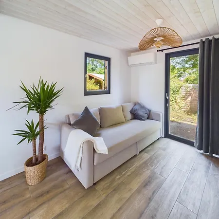 Maison Neuve En Bois Proche Plage, Gare, Commerces Holiday home